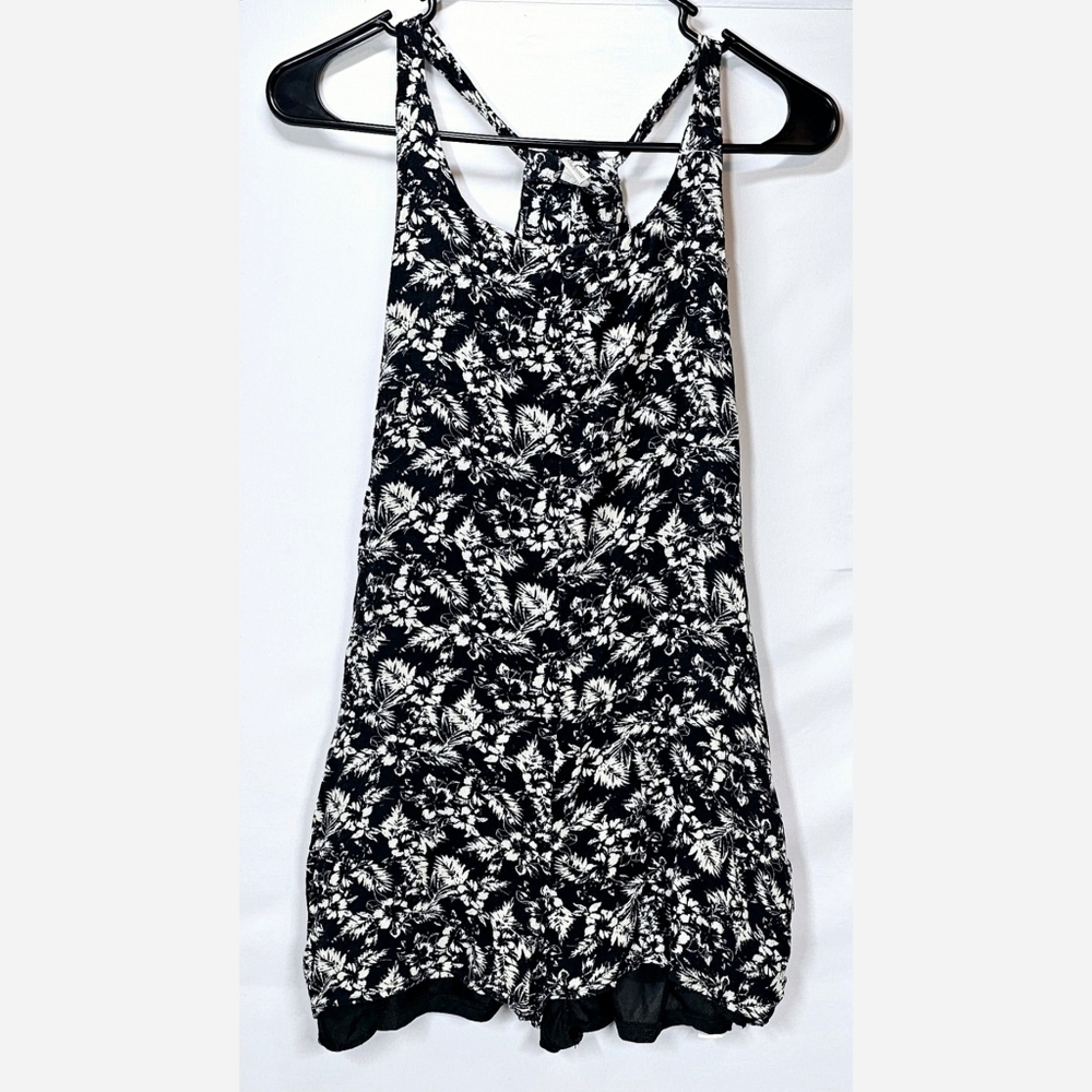 Small FOREVER21 Black White Shorts Romper